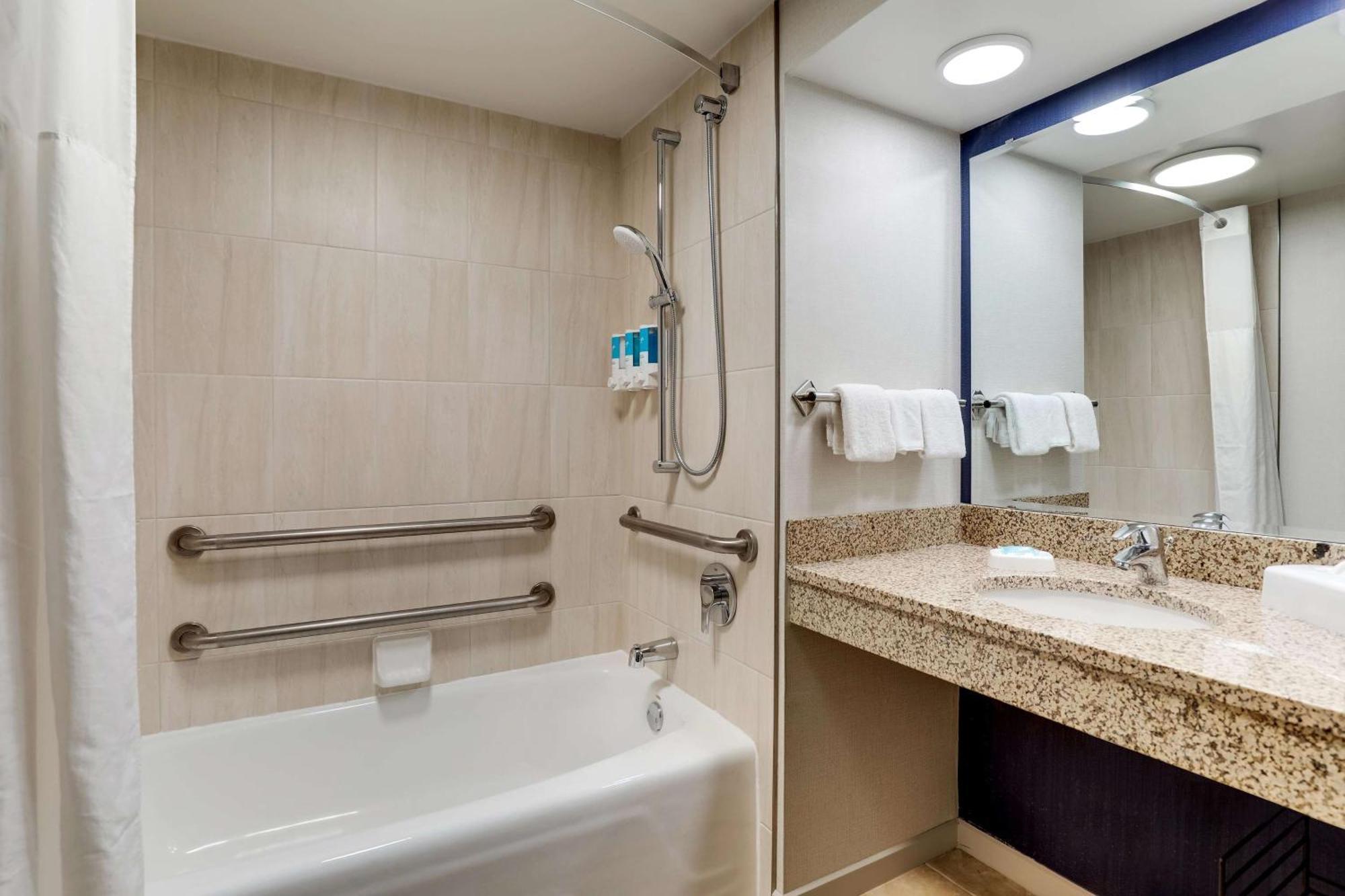 Drury Inn & Suites St. Louis St. Peters 세인트 피터스 외부 사진