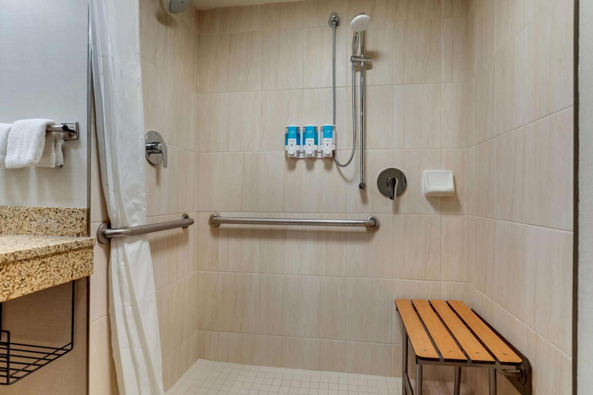 Drury Inn & Suites St. Louis St. Peters 세인트 피터스 외부 사진