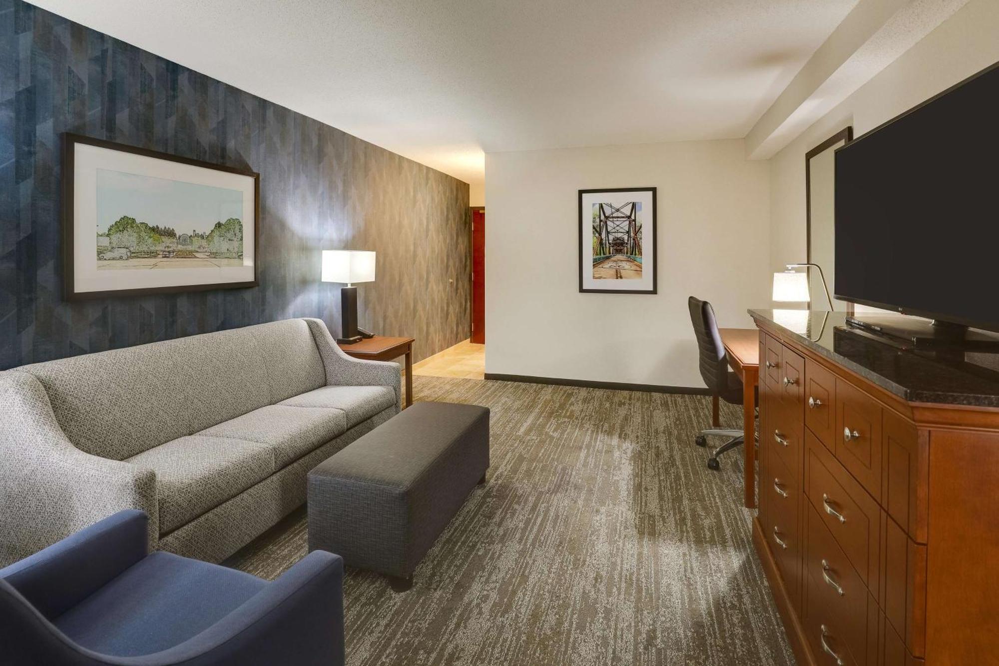 Drury Inn & Suites St. Louis St. Peters 세인트 피터스 외부 사진