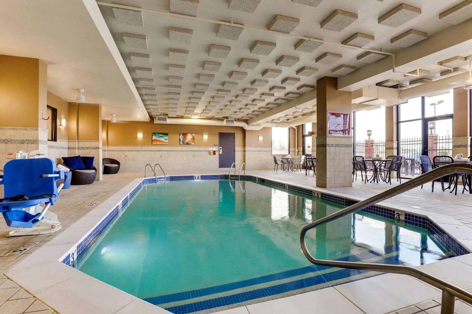 Drury Inn & Suites St. Louis St. Peters 세인트 피터스 외부 사진